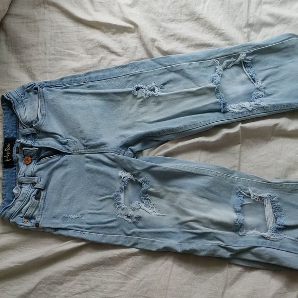 Jeans - Picture 1 of 3